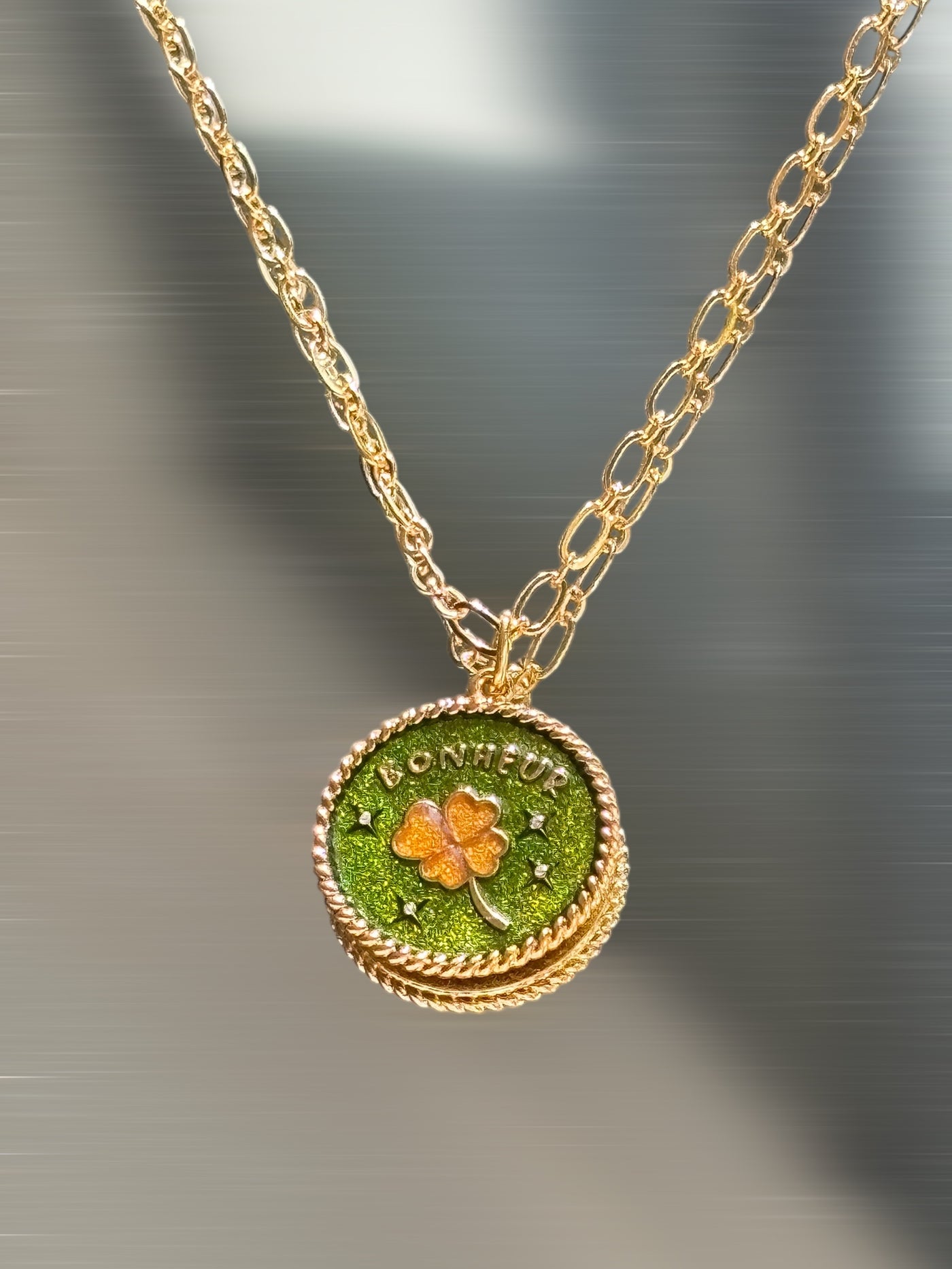 Collier Médaille Bonheur Jungle Gold