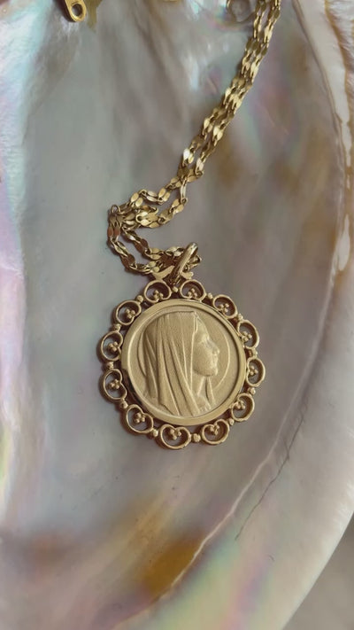 Collier Madone